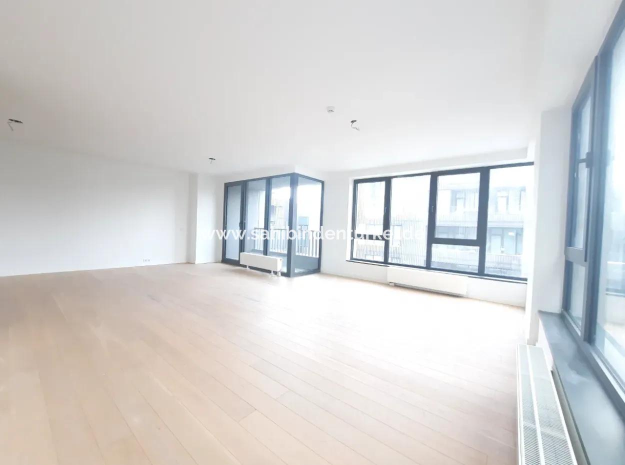 İncek Loft Satılık 5+1 188  M² Peyzaj Manzaralı 1.Kat Daire