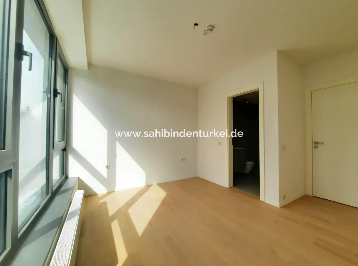 İncek Loft Satılık 5+1 188  M² Peyzaj Manzaralı 1.Kat Daire