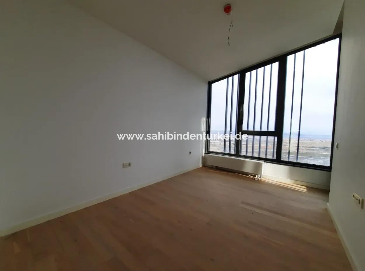 İncek Loft Satılık  5,5+1 Dubleks Göl Manzaralı 2.Kat Kiracısız Daire