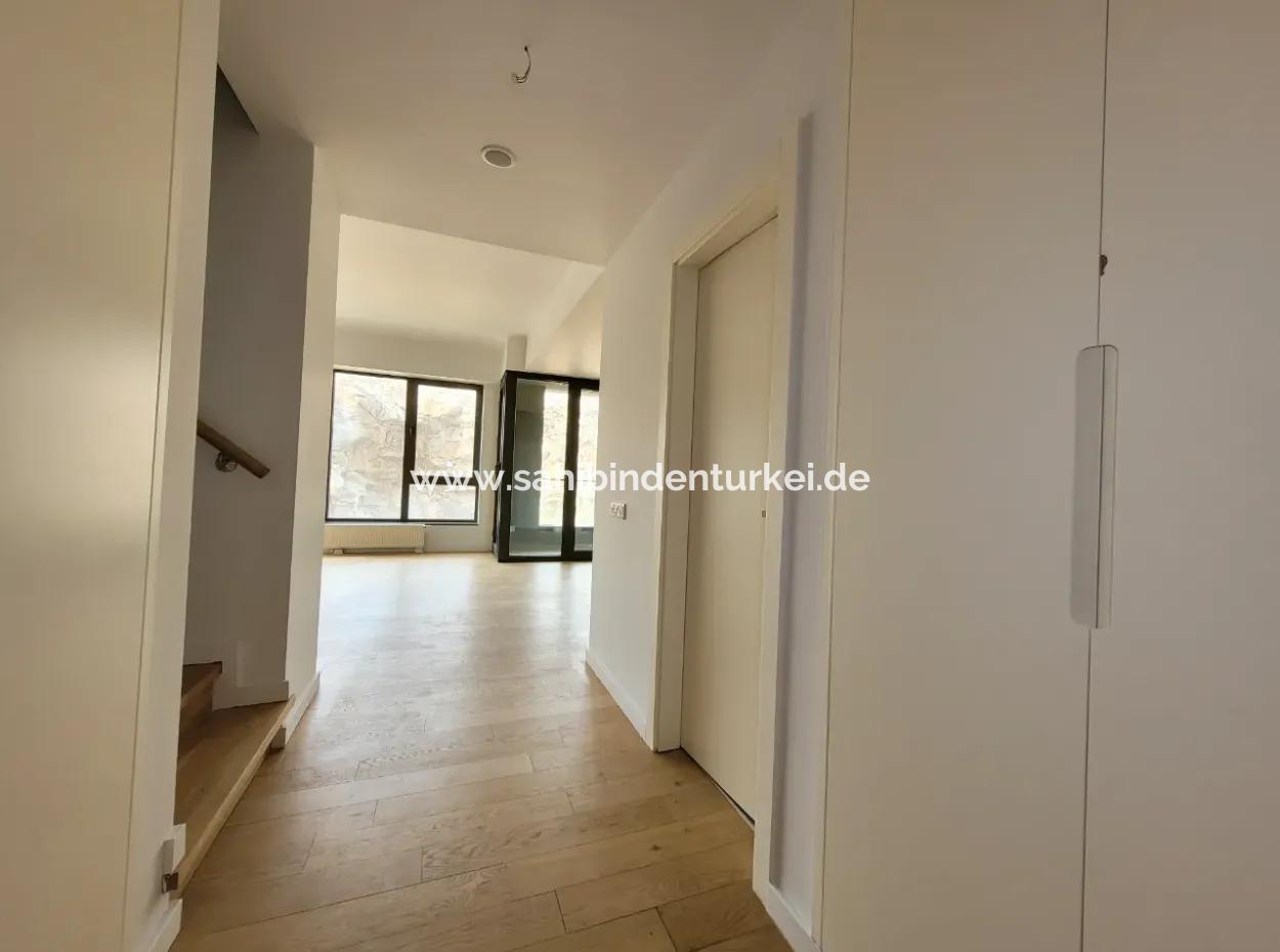 Boş Krediye Uygun İncek Loft Satılık  2+1 Dubleks Şehir Manzaralı 2.Kat Daire