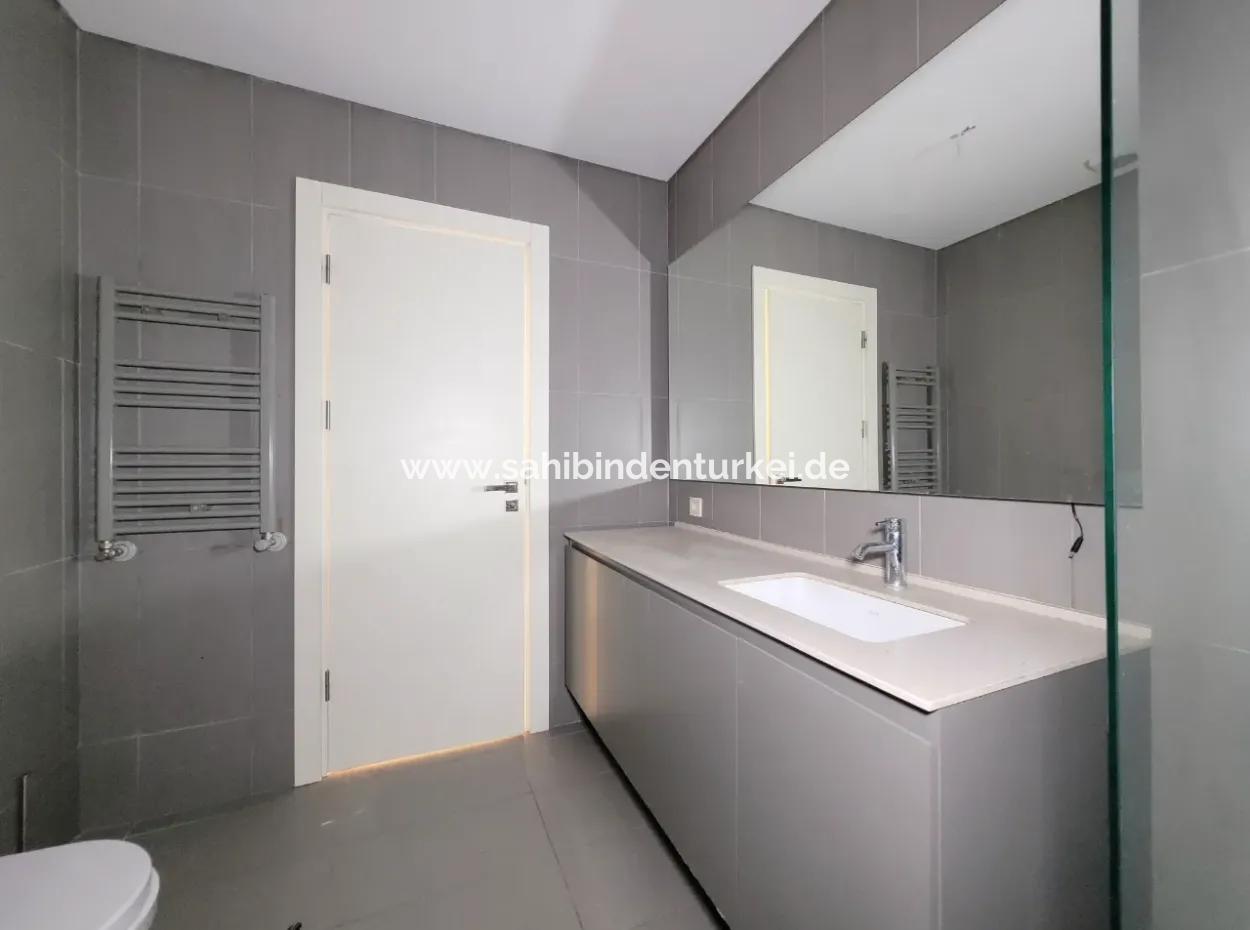 Kiracısız İncek Loft Satılık  2+1 Bahçe Dubleks Şehir Manzaralı Daire
