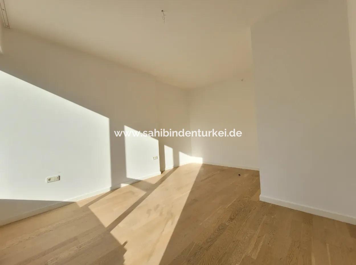 Kiracısız İncek Loft Satılık  2+1 Bahçe Dubleks Şehir Manzaralı Daire