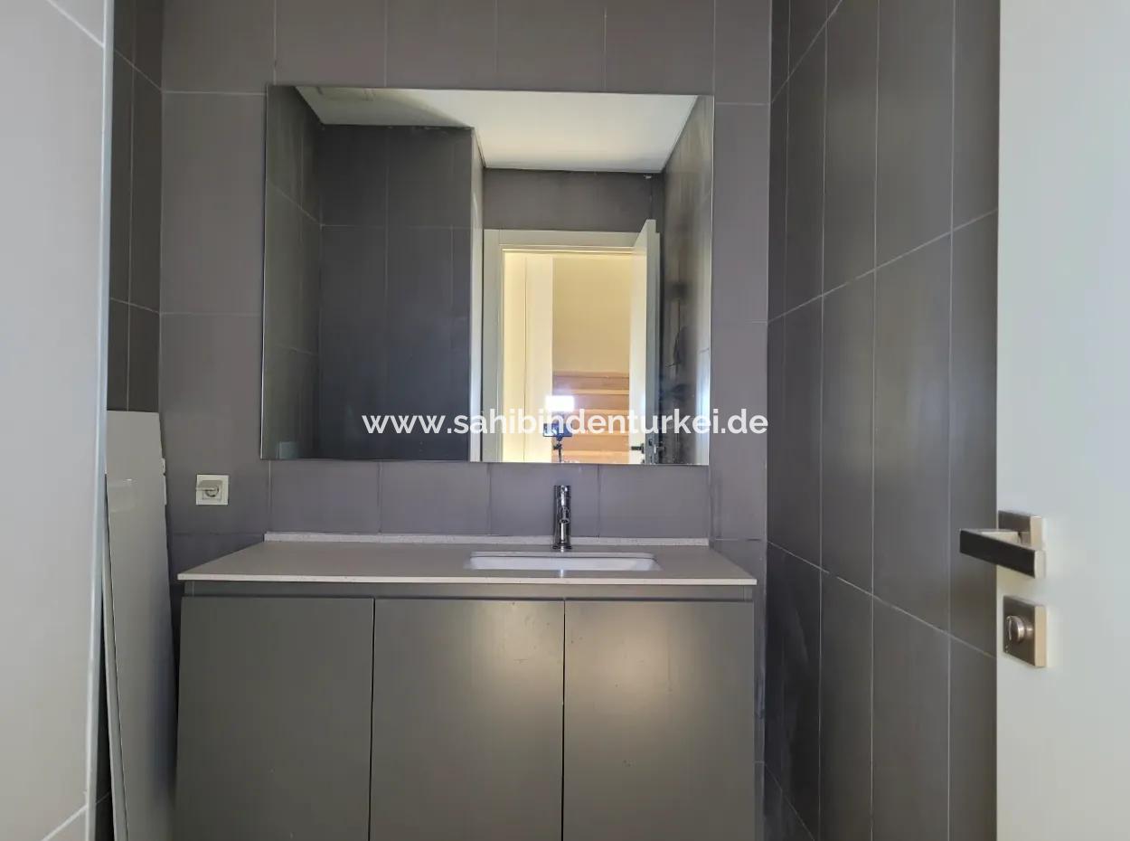 Boş Faturalı İncek Loft Satılık  2+1 Bahçe Dubleks Şehir Manzaralı Daire