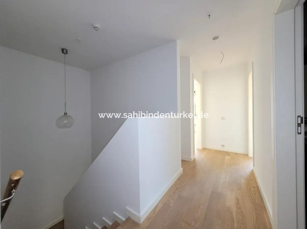 Kiracısız İncek Loft Satılık  2+1 Bahçe Dubleks Şehir Manzaralı Daire