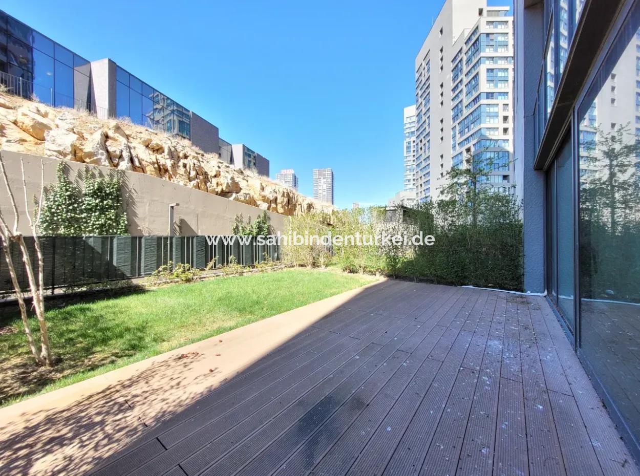 Kiracısız İncek Loft Satılık  2+1 Bahçe Dubleks Şehir Manzaralı Daire