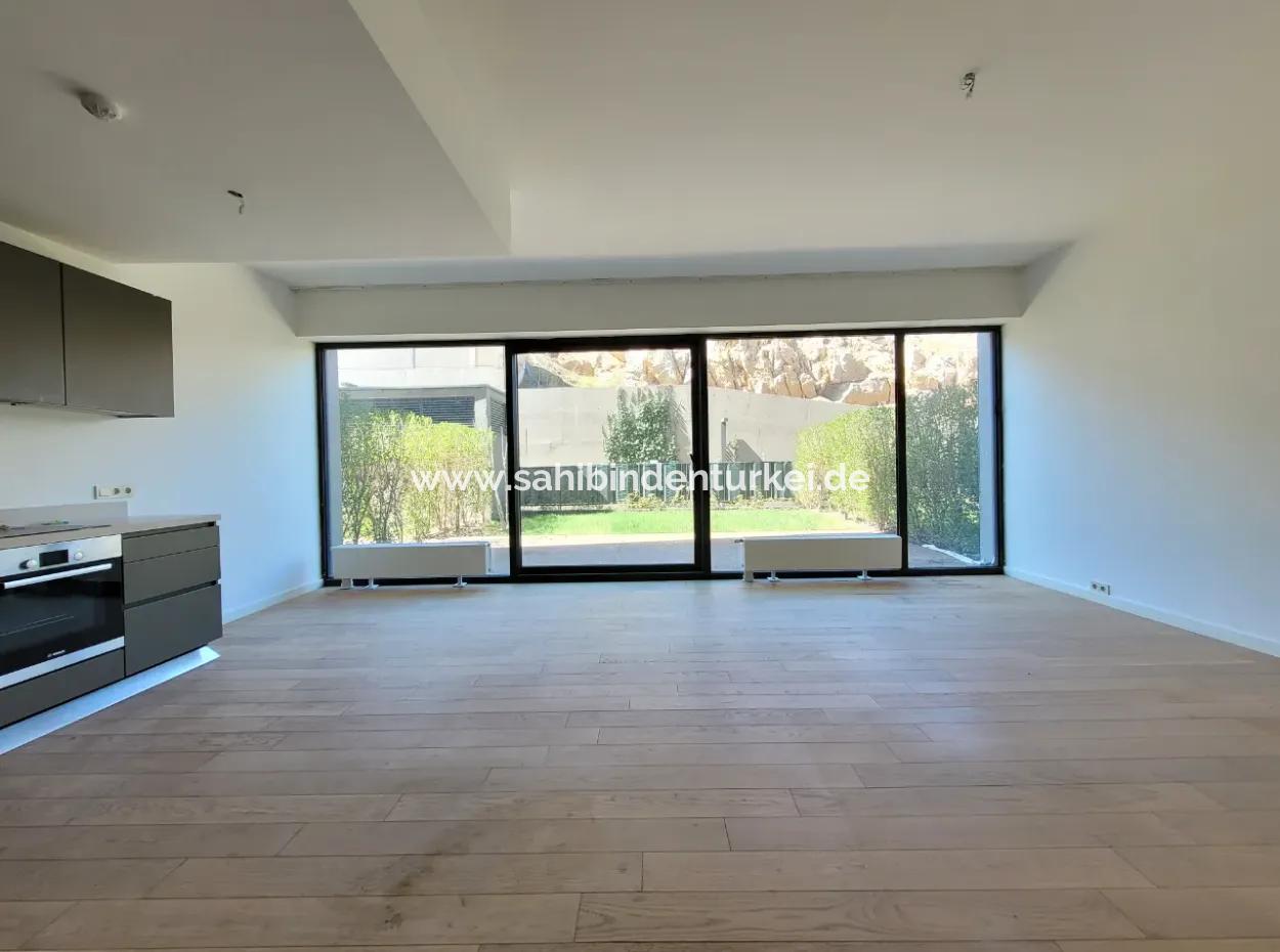 Kiracısız İncek Loft Satılık  2+1 Bahçe Dubleks Şehir Manzaralı Daire