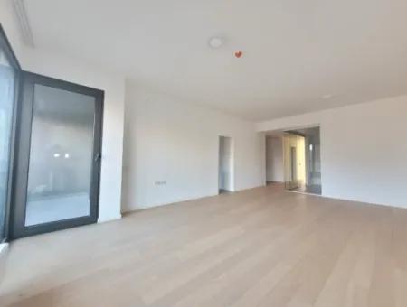 Boş Krediye Uygun İncek Loft Satılık 2,5+1 Peyzaj Manzaralı 1.Kat Daire