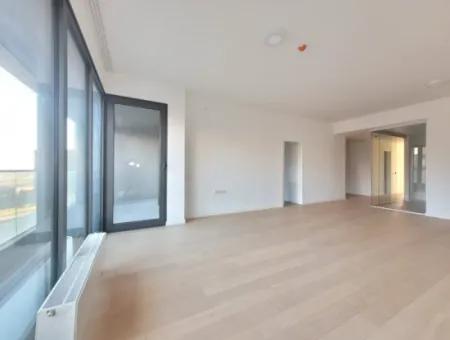 Boş Krediye Uygun İncek Loft Satılık 2,5+1 Peyzaj Manzaralı 1.Kat Daire