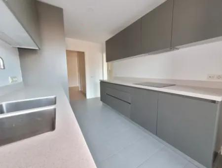 Boş Krediye Uygun İncek Loft Satılık 2,5+1 Peyzaj Manzaralı 1.Kat Daire