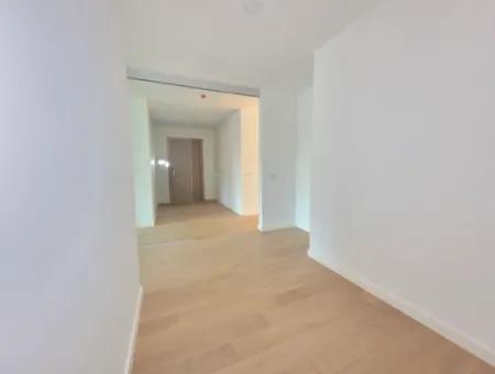 Boş Krediye Uygun İncek Loft Satılık 2,5+1 Peyzaj Manzaralı Kiracısız 2.Kat Daire