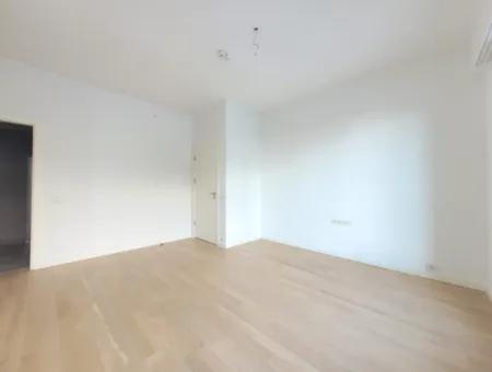 Boş Krediye Uygun İncek Loft Satılık 3+1 Bahçe Dubleksi Şehir Manzaralı Daire