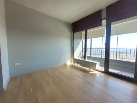 Boş İncek Loft Kiralık  1+1 Göl Manzaralı 3.Kat Daire
