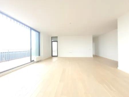 Boş İncek Loft Satılık  Teraslı 4+1  Mogan Manzaralı 146 M² 1.Kat Daire