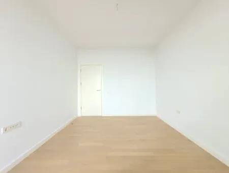 Boş İncek Loft Satılık  Teraslı 4+1  Mogan Manzaralı 146 M² 1.Kat Daire