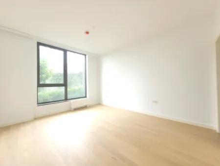 Boş İncek Loft Satılık  Teraslı 4+1  Mogan Manzaralı 146 M² 1.Kat Daire