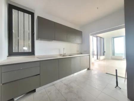Boş İncek Loft Satılık  Teraslı 4+1  Mogan Manzaralı 146 M² 1.Kat Daire