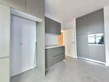 Boş İncek Loft Satılık  Teraslı 4+1  Mogan Manzaralı 146 M² 1.Kat Daire
