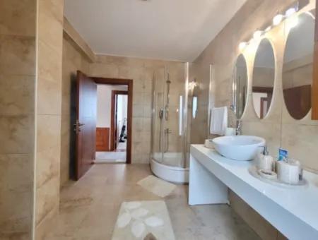 Vatandaşlığa Uygun Bursa Nilüfer Konak Mah. 340 M ² Panoramik Manzaralı Tam Müstakil Dubleks Satılık Villa