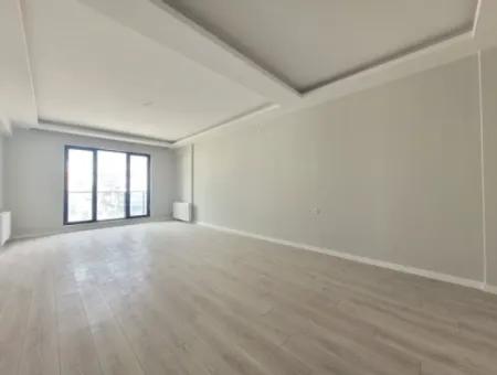 Vatandaşlığa Uygun Ankara Gölbaşı Bahçelievler Mah. 200 M ² Park Manzaralı Arakat Lüks Satılık Daire