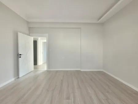 Vatandaşlığa Uygun Ankara Gölbaşı Bahçelievler Mah. 200 M ² Park Manzaralı Arakat Lüks Satılık Daire