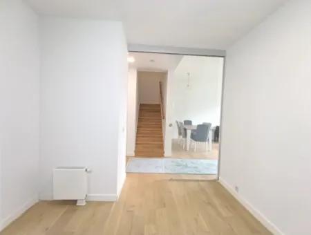 Boş Krediye Uygun Göl Manzaralı İncek Loft Satılık  3+1 Dubleks Peyzaj Manzaralı 2.Kat Daire