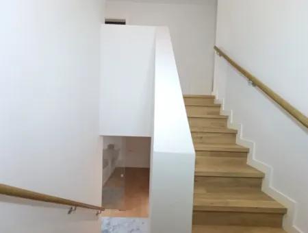 Boş Krediye Uygun Göl Manzaralı İncek Loft Satılık  3+1 Dubleks Peyzaj Manzaralı 2.Kat Daire