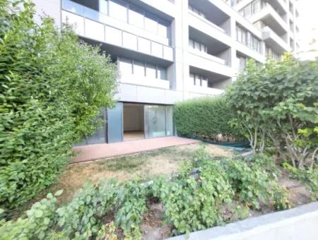 Krediye Uygun Boş İncek Loft Satılık 2,5+1 Peyzaj Manzaralı Bahçe Katı Daire 2 Bahçeli