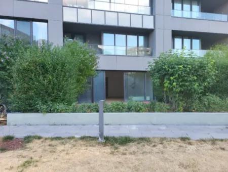 Krediye Uygun Boş İncek Loft Satılık 2,5+1 Peyzaj Manzaralı Bahçe Katı Daire 2 Bahçeli