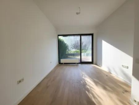 Krediye Uygun Boş İncek Loft Satılık 2,5+1 Peyzaj Manzaralı Bahçe Katı Daire 2 Bahçeli