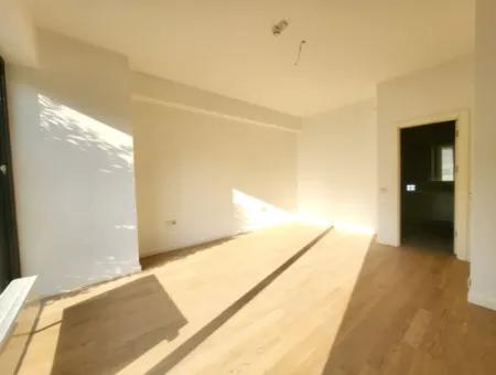 Krediye Uygun Boş İncek Loft Satılık 2,5+1 Peyzaj Manzaralı Bahçe Katı Daire 2 Bahçeli