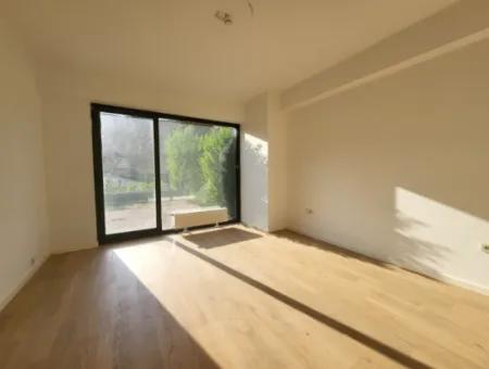 Krediye Uygun Boş İncek Loft Satılık 2,5+1 Peyzaj Manzaralı Bahçe Katı Daire 2 Bahçeli
