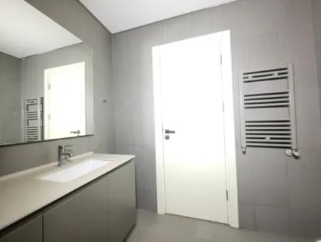 Krediye Uygun Boş İncek Loft Satılık 2,5+1 Peyzaj Manzaralı Bahçe Katı Daire 2 Bahçeli