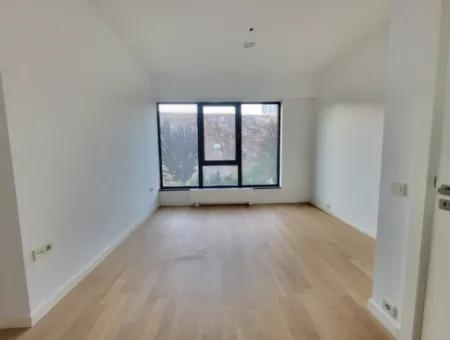 Kiracısız İncek Loft Satılık  2+1 Bahçe Dubleks Şehir Manzaralı Daire