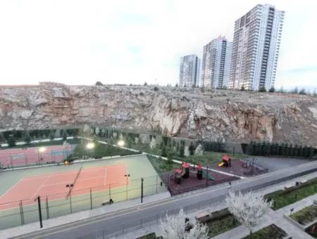 Kiracısız İncek Loft Satılık  2+1 Bahçe Dubleks Şehir Manzaralı Daire