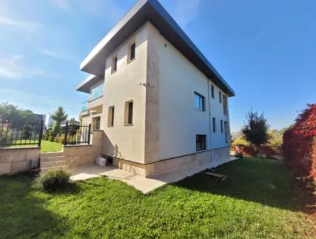 İncek 800 M²  Arsa Da Lüks Dubleks Villa 4+2  İncek Mahallesi Gölbaşı Ankara Türkiye