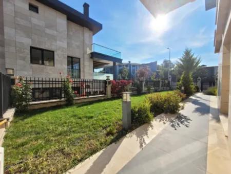 İncek 800 M²  Arsa Da Lüks Dubleks Villa 4+2  İncek Mahallesi Gölbaşı Ankara Türkiye