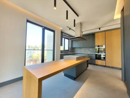 İncek 800 M²  Arsa Da Lüks Dubleks Villa 4+2  İncek Mahallesi Gölbaşı Ankara Türkiye