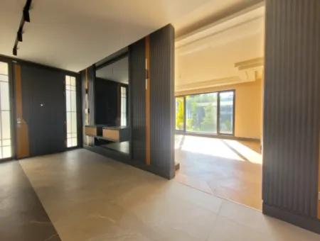 İncek 800 M²  Arsa Da Lüks Dubleks Villa 4+2  İncek Mahallesi Gölbaşı Ankara Türkiye