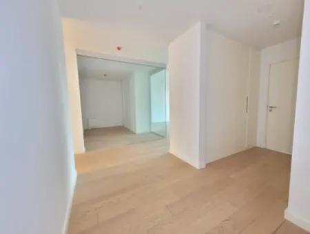 İncek Loft Satılık 2,5+1 Peyzaj Manzaralı 3.Kat Daire