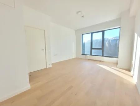 İncek Loft Satılık 2,5+1 Peyzaj Manzaralı 3.Kat Daire