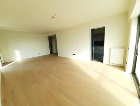 Vatandaşlığa Uygun Beytepe İncek Bulvar Loft Satılık 4+1 17.Kat Park Manzaralı Güney Cephe  Daire